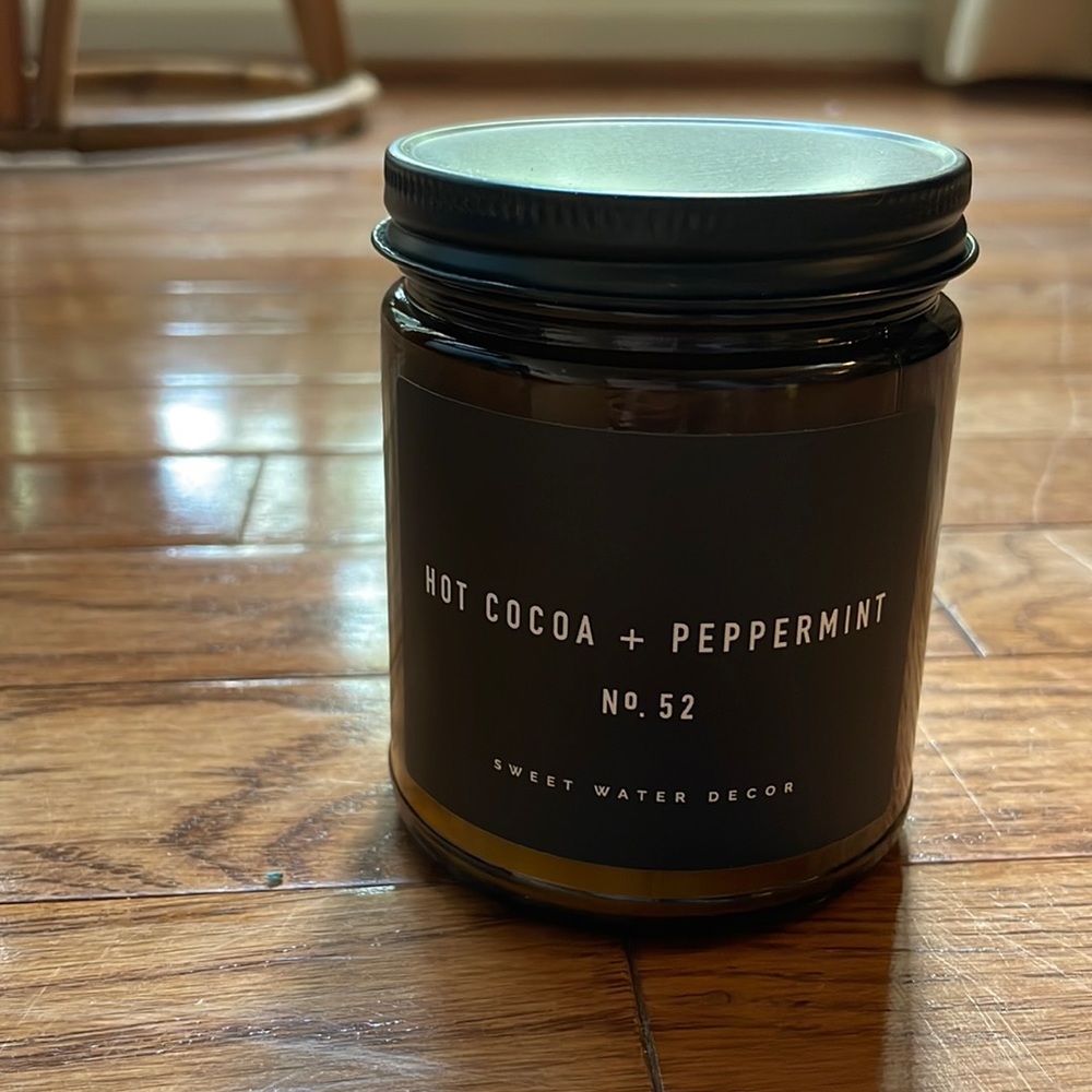 Hot Cocoa + Peppermint 7.5 oz candle